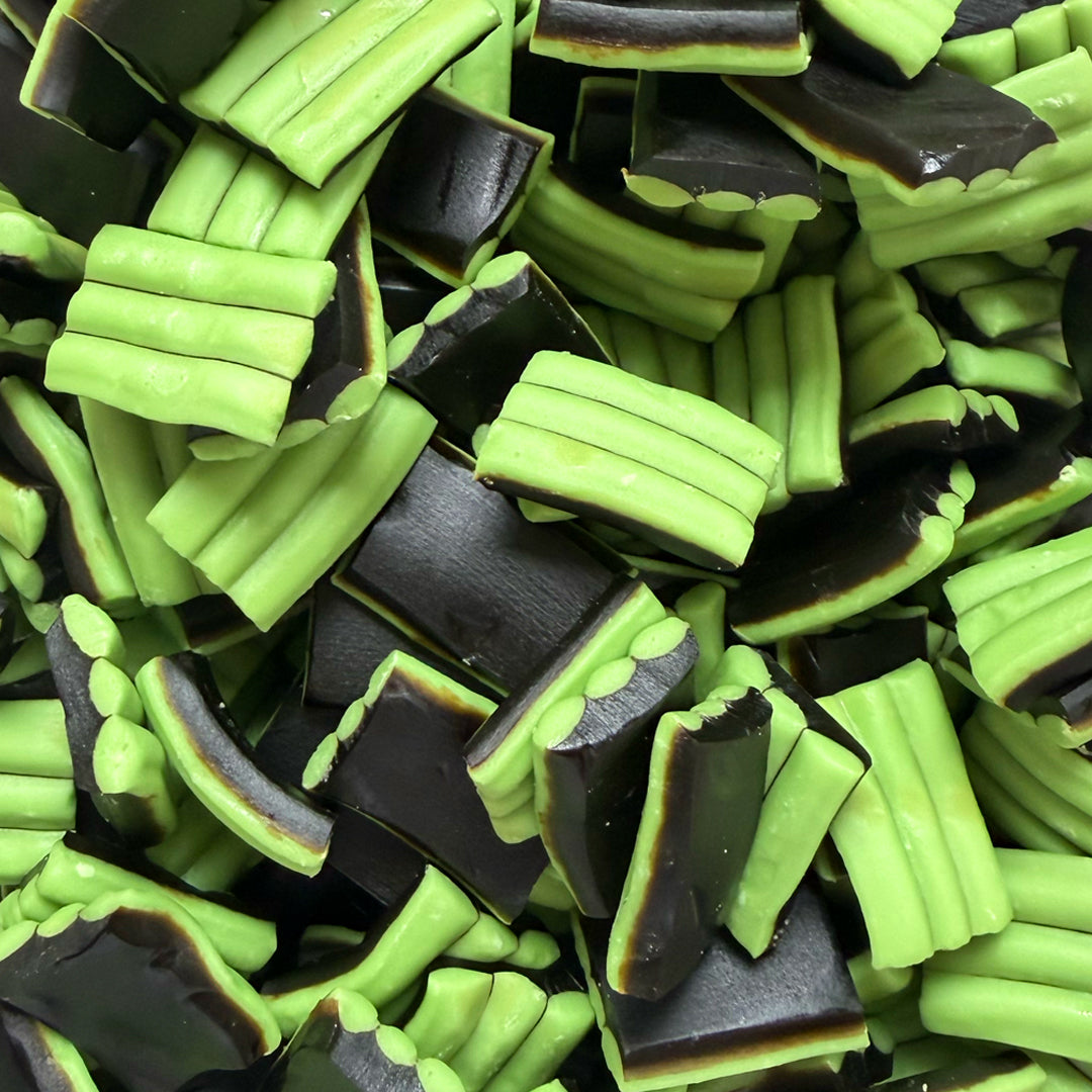 Apple & Licorice Stripes (4oz) (114g)