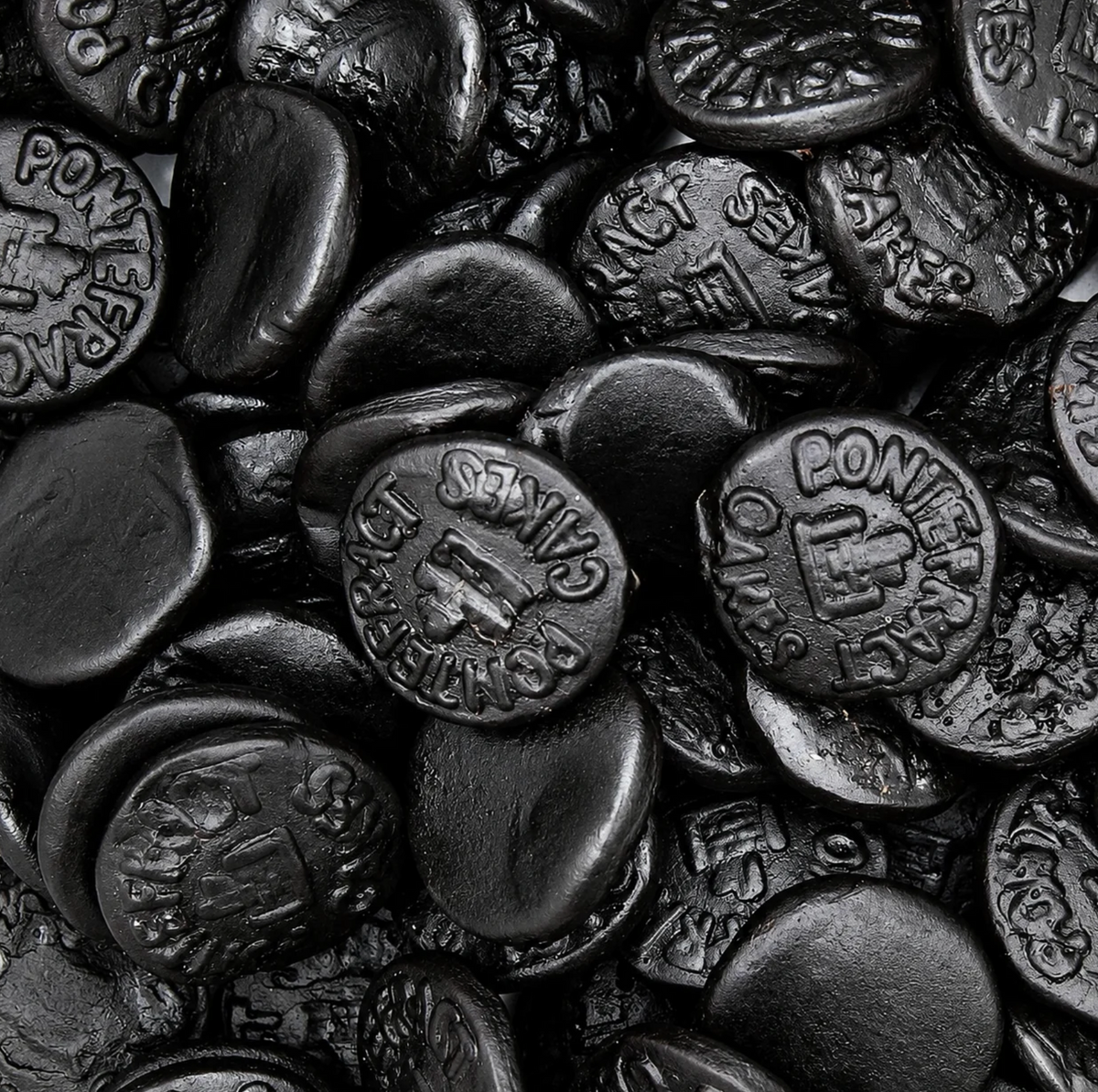 Soft Black Licorice Cakes (4oz) (114g)